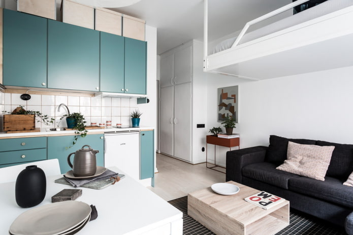 Sofá na cozinha-sala de estar