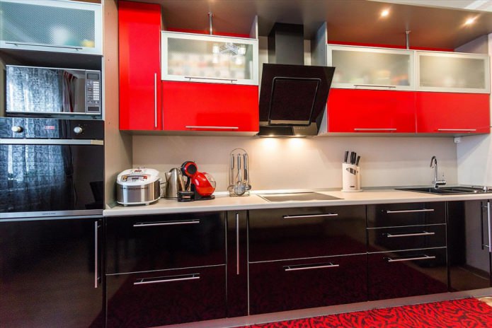 Conjunto de cozinha preto e vermelho