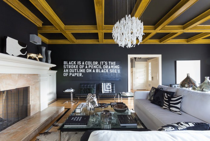 Teto preto e amarelo