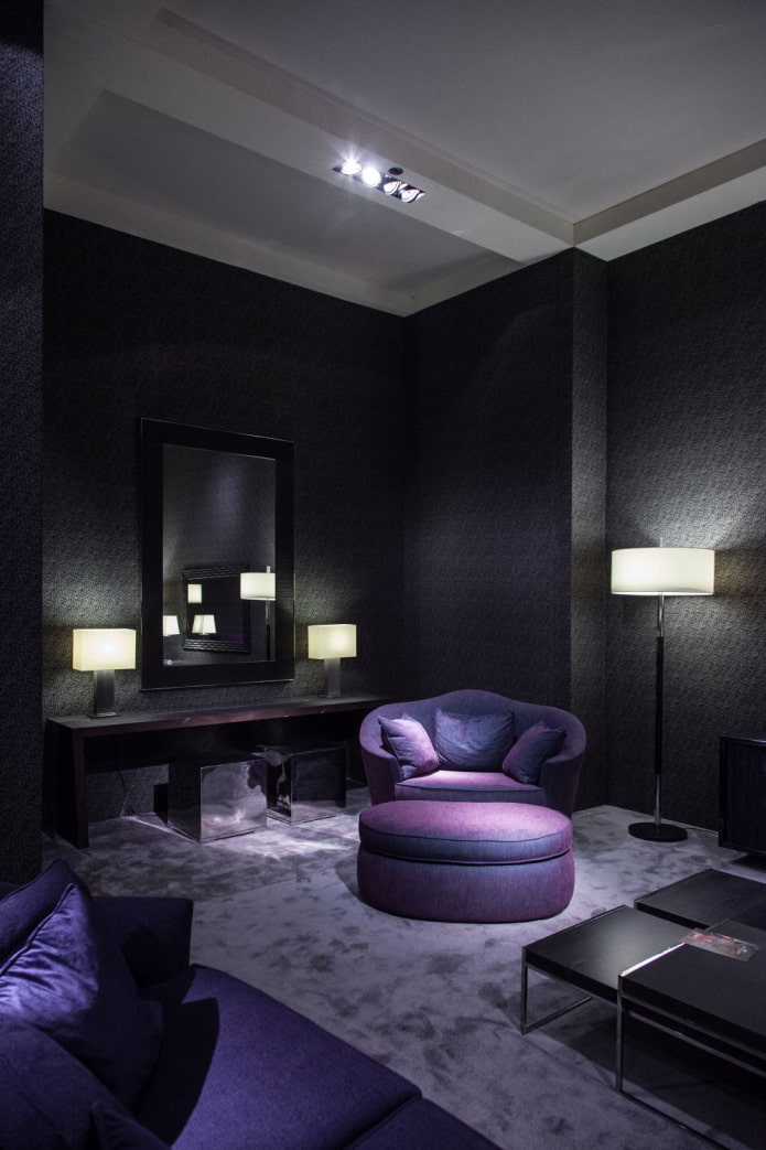 preto com roxo no interior