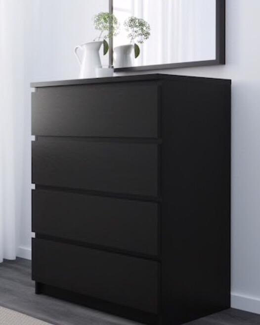 cômoda escura malm