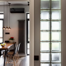 Como usar blocos de vidro em um interior moderno?-3