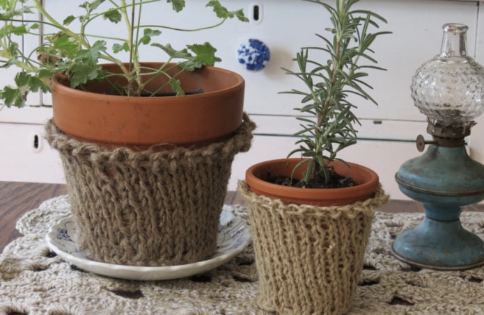 vaso com decoração de tricô