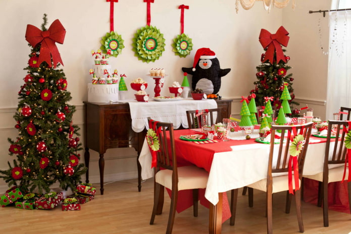 Decoração de Ano Novo no interior da cozinha