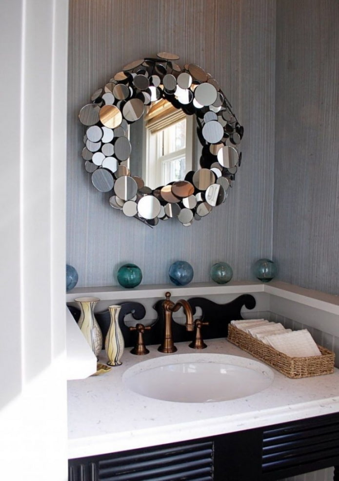 decoração de produtos espelhados no interior