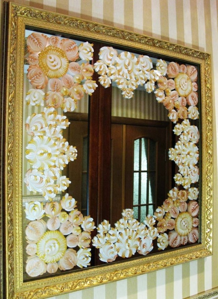 espelho decorado com pintura