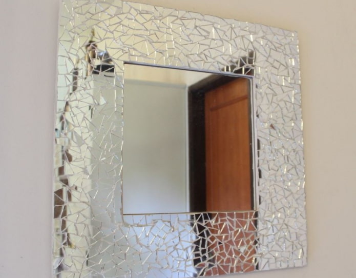 espelho decorado com discos