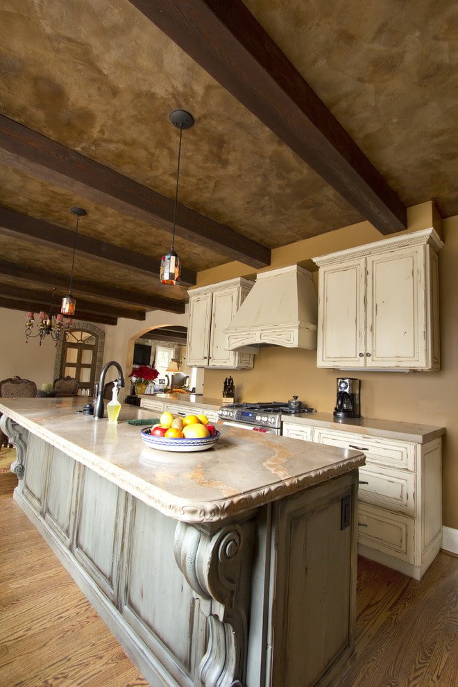 gesso no teto no interior da cozinha