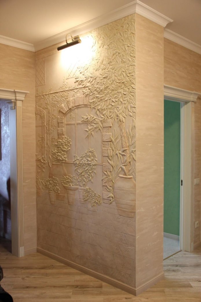 quadro decorativo de gesso no interior