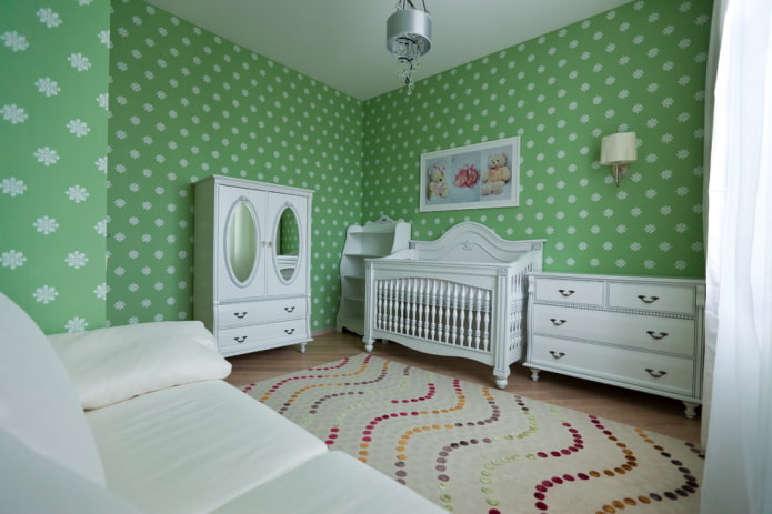 Esquema de cores no design de um quarto de bebê para bebê