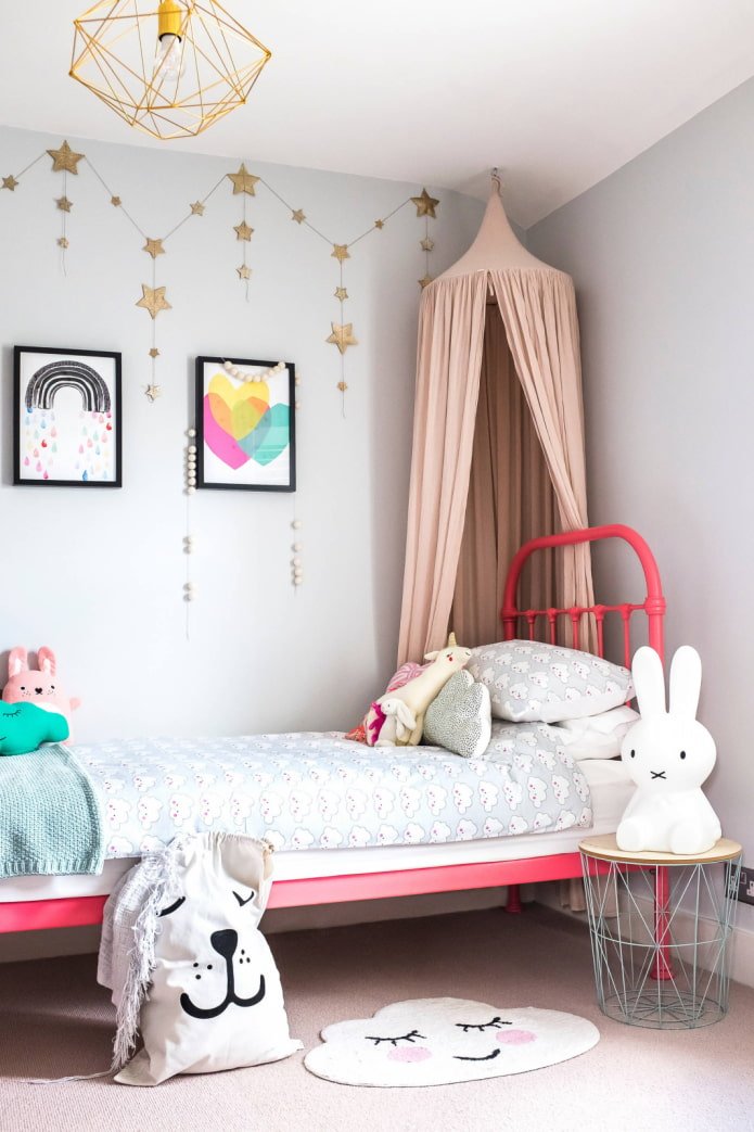 Lugar de dormir para uma menina