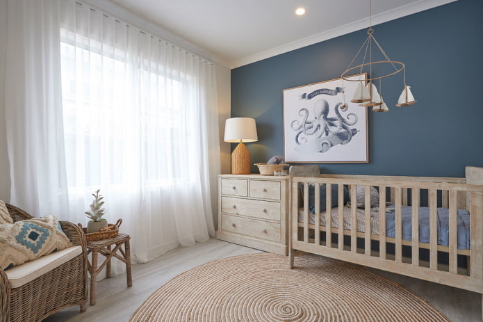 projeto de um quarto de bebê para um recém-nascido em estilo náutico