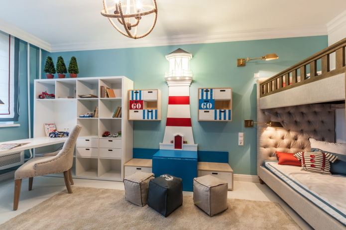 decoração e têxteis no interior de um quarto infantil em estilo náutico
