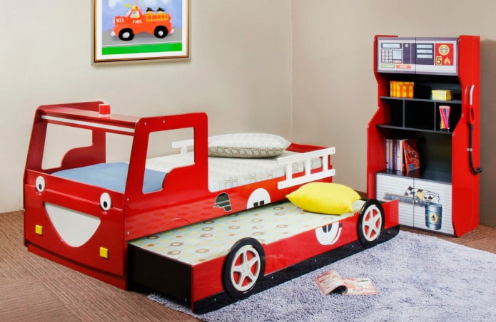 beliche-carro no quarto do bebê