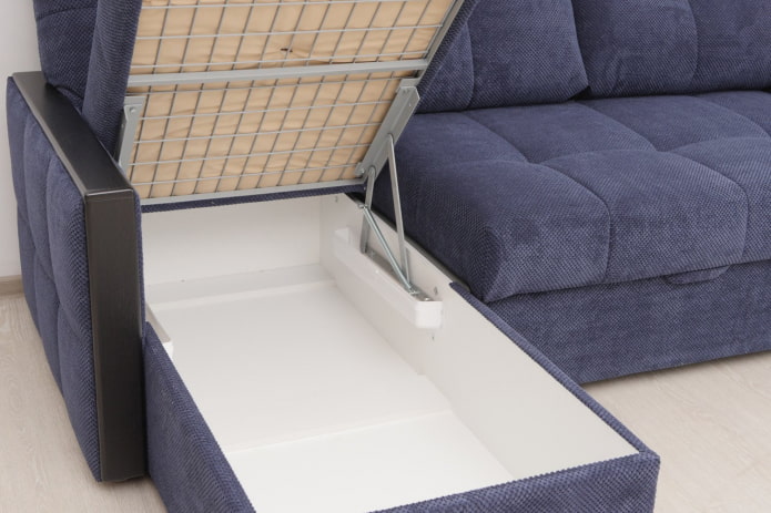 Sofá com compartimento para roupa de cama