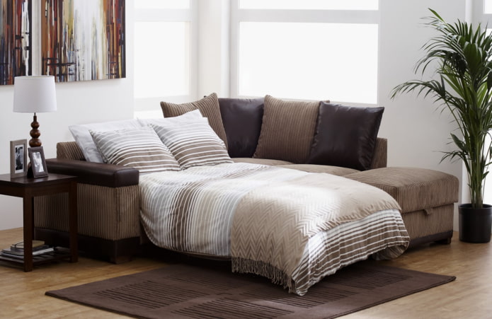 sofá-cama de canto no interior