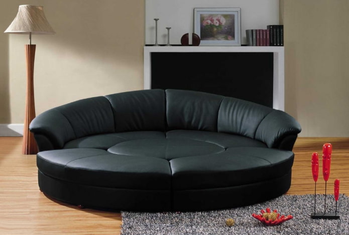 sofá dobrável oval no interior