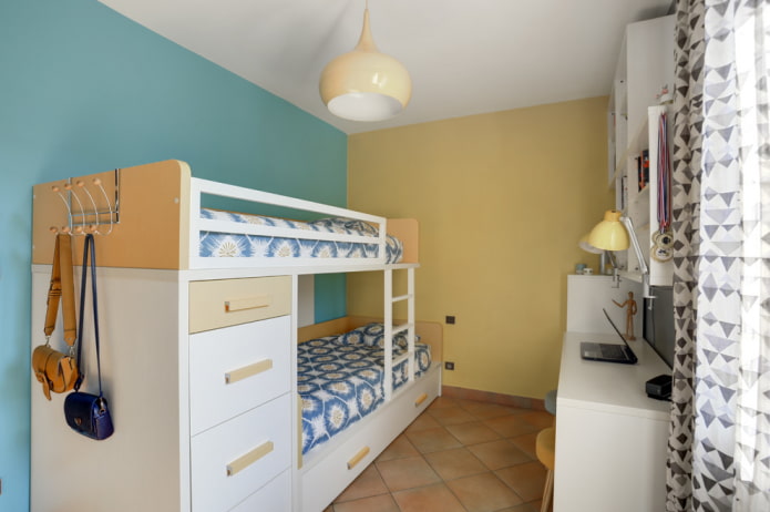 interior de um quarto para duas crianças