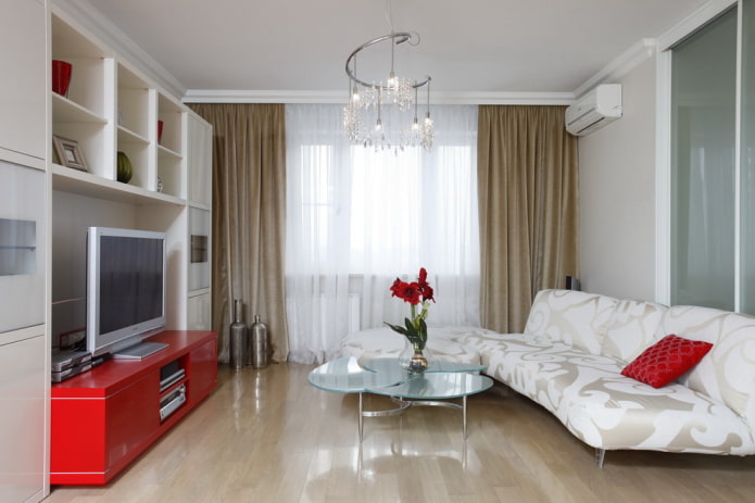 interior de um salão quadrado de 18 m²