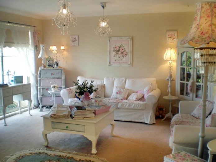 sala de estar em estilo shabby chic
