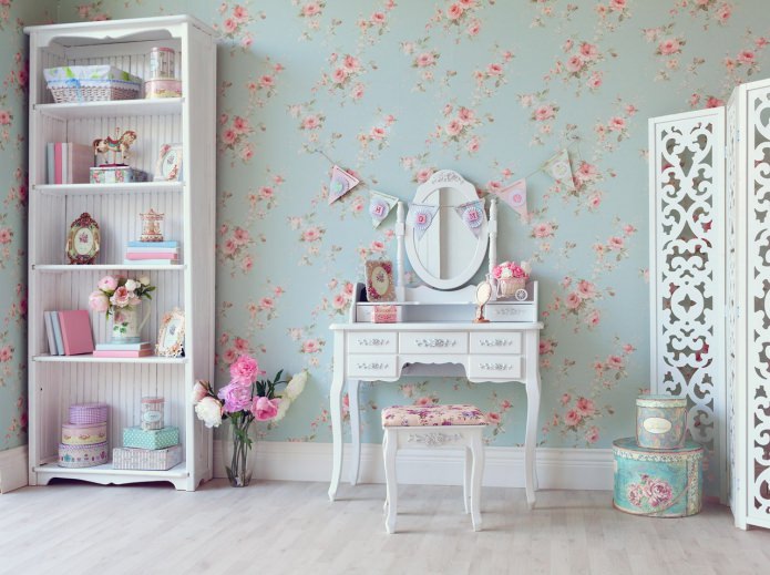 interior suave de um quarto infantil com penteadeira