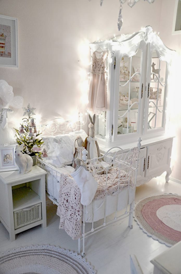 quarto infantil em cores claras
