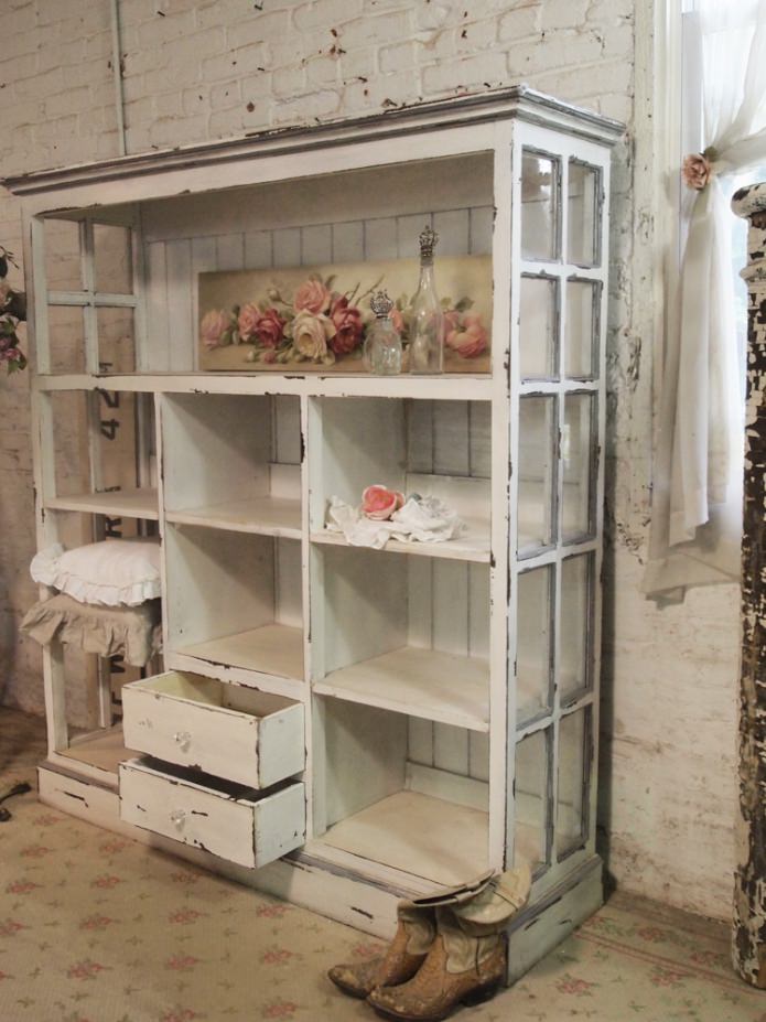 guarda-roupa aberto