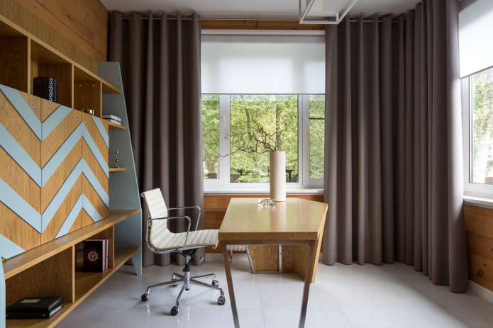 cortinas no interior do escritório