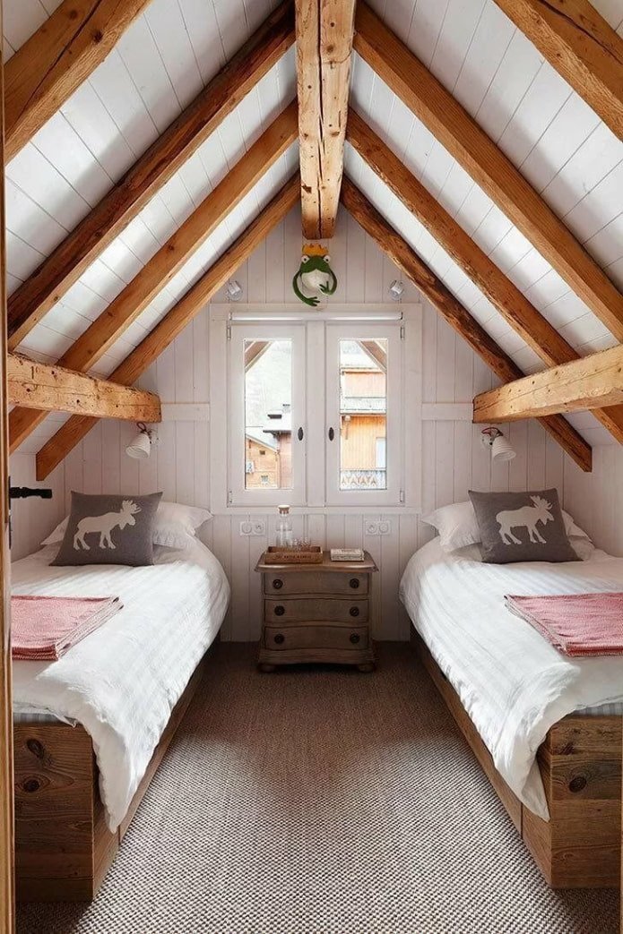 quarto para duas crianças no sótão