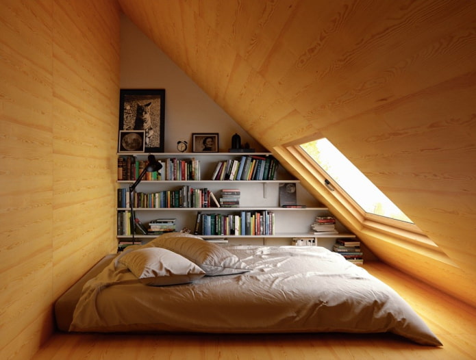 quarto pequeno no sótão