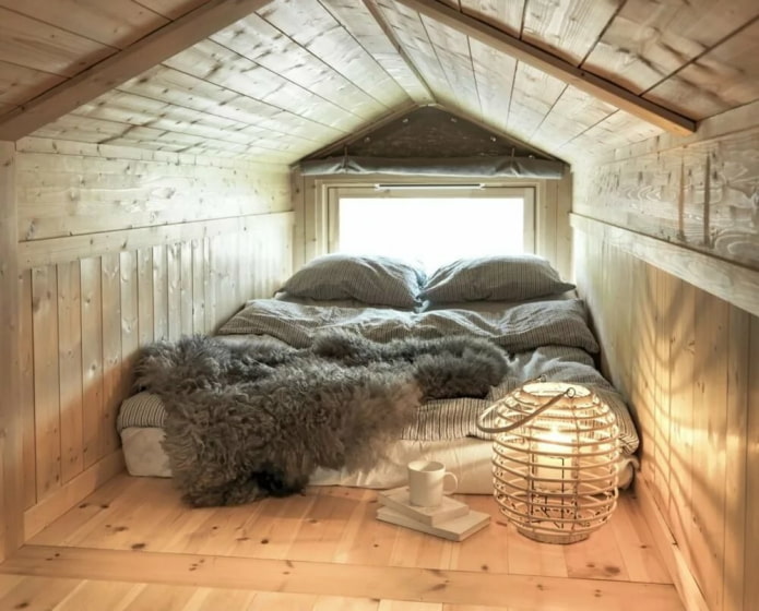 quarto aconchegante no sótão