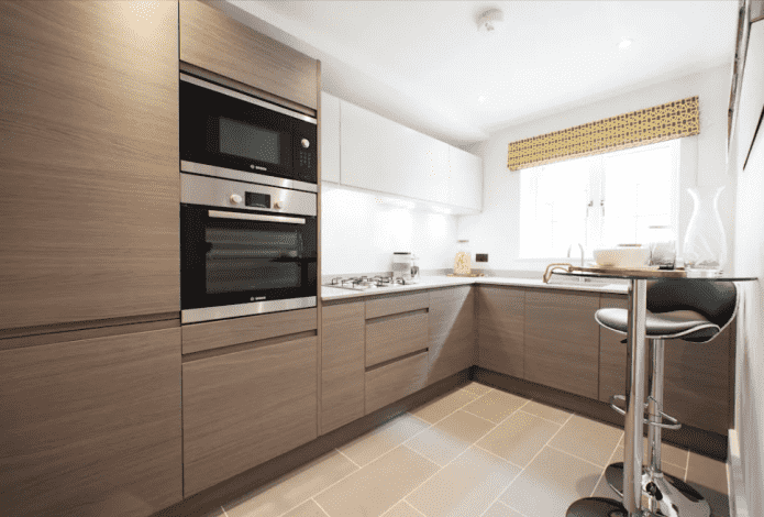 conjunto de cozinha no interior de uma cozinha de 10 m²
