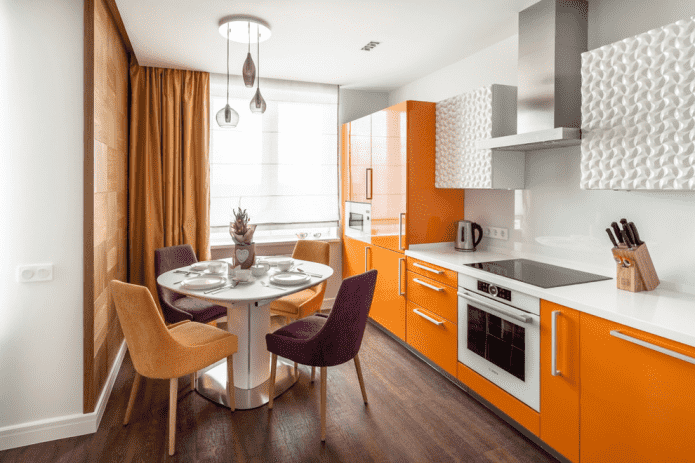 conjunto de móveis no interior de uma cozinha de 10 m²