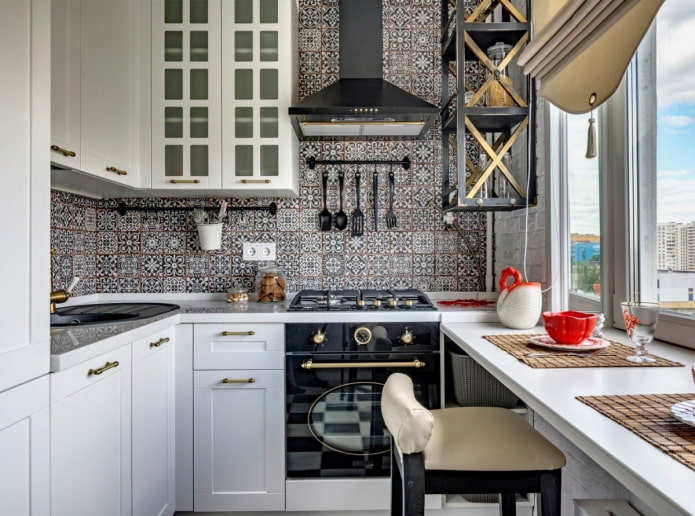 azulejos até o teto da cozinha