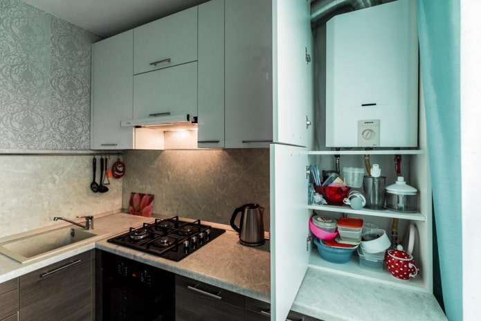 área de cozinha de 5 m² com aquecedor de água a gás
