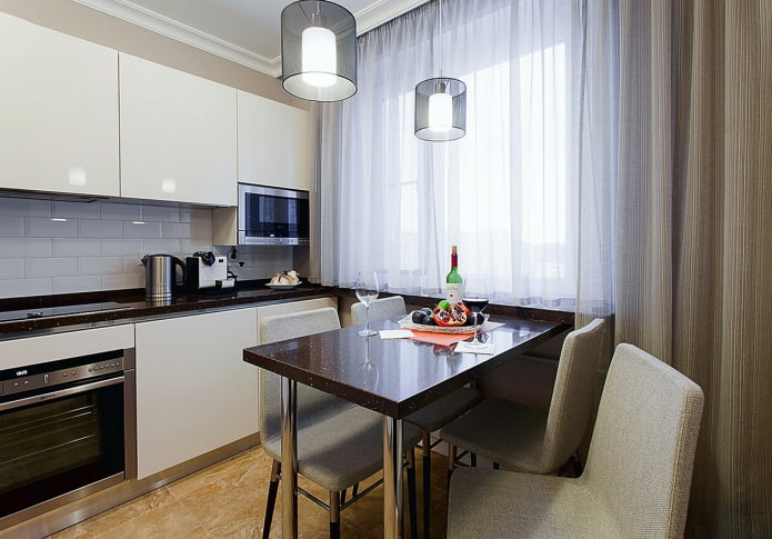 cortinas na área da cozinha de 6 quadrados