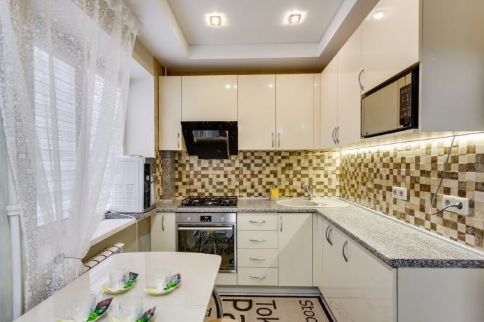 iluminação em uma cozinha de 8 m²