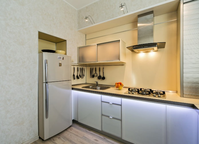 geladeira na cozinha de 8 m²