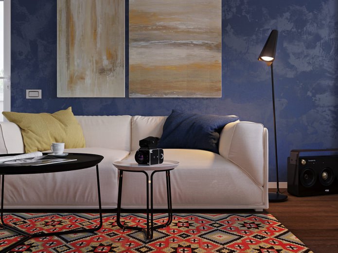 sofá no design de um apartamento de 31 m².