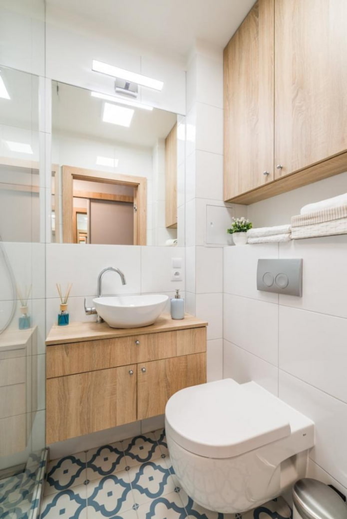design de banheiro no interior de um apartamento de 40 quadrados