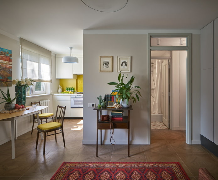 De um apartamento de dois cômodos para um apartamento de dois cômodos em estilo europeu