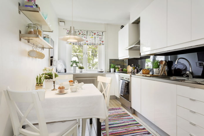 interior da cozinha em um apartamento de 50 metros quadrados