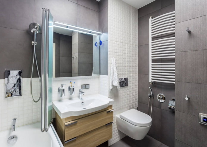 interior do banheiro em um apartamento de 50 metros quadrados
