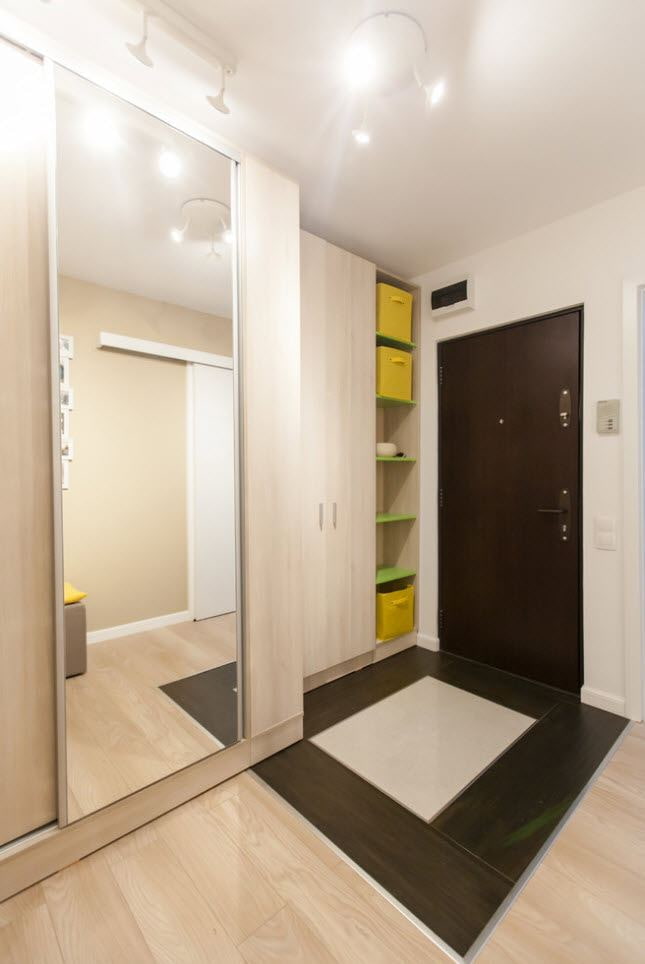 interior do corredor em um apartamento de 50 metros quadrados