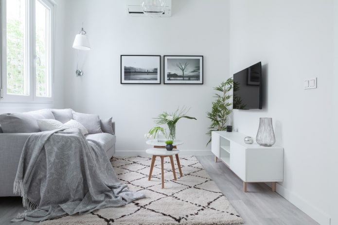 sala de estar em tons de branco