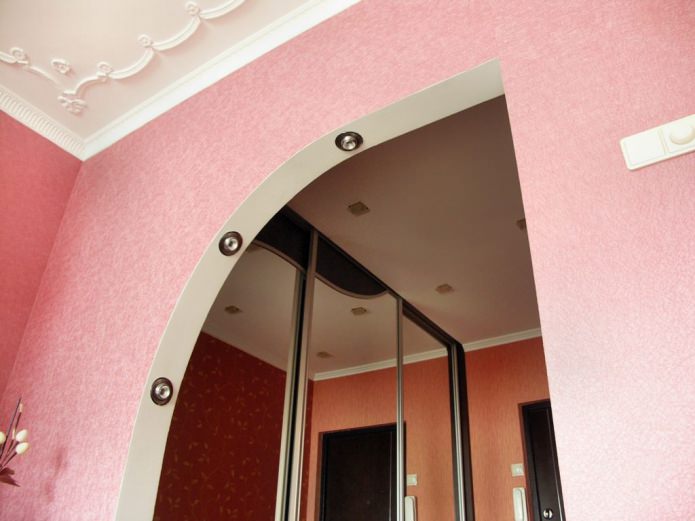 holofotes na porta