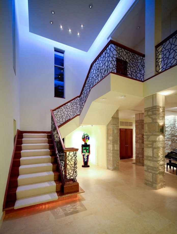 design de teto acima da escada
