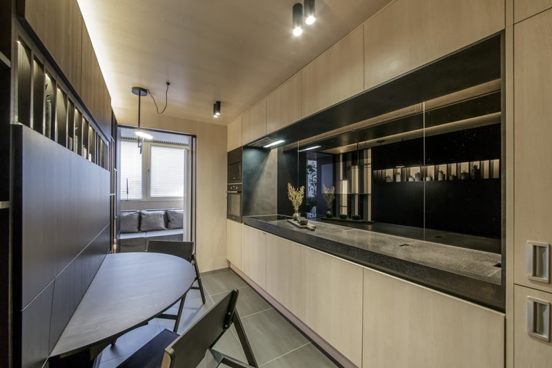 Como criar um design harmonioso para uma cozinha retangular?