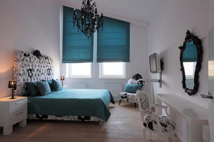 cortinas em uma janela chanfrada