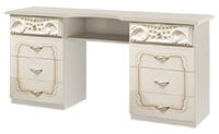 mesa no quarto para uma menina